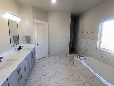 Tiny photo for 1087 S 850 E, Salem, UT 84653 (MLS # 2121367)