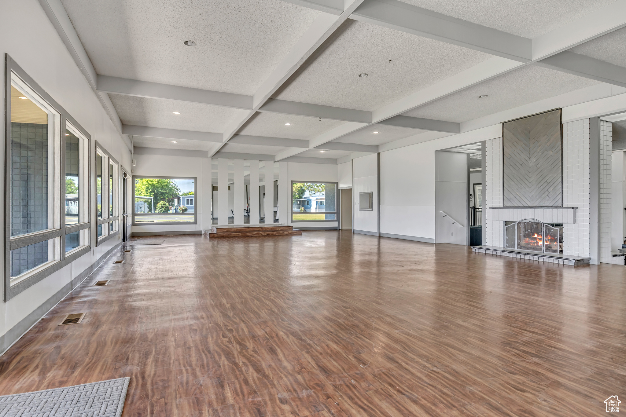 MOUNTAIN VIEW - Residential