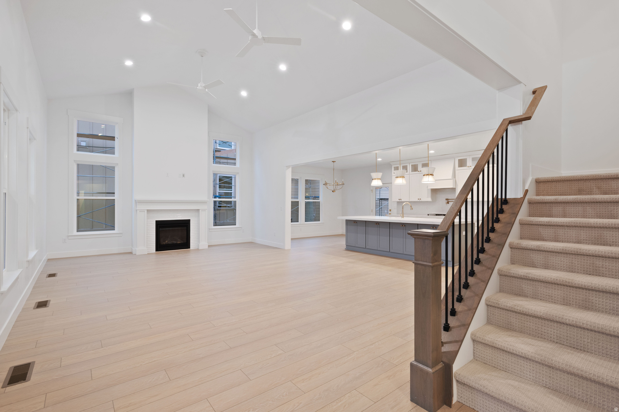 DAYBREAK - Residential