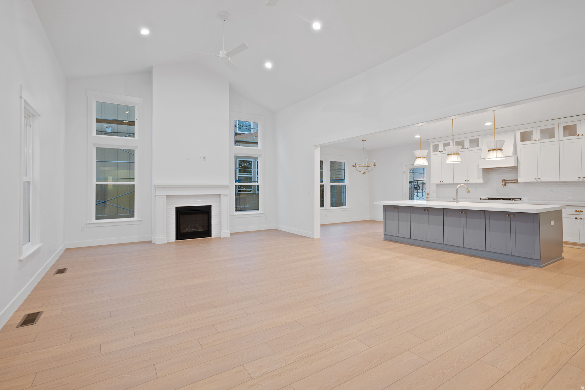 DAYBREAK - Residential