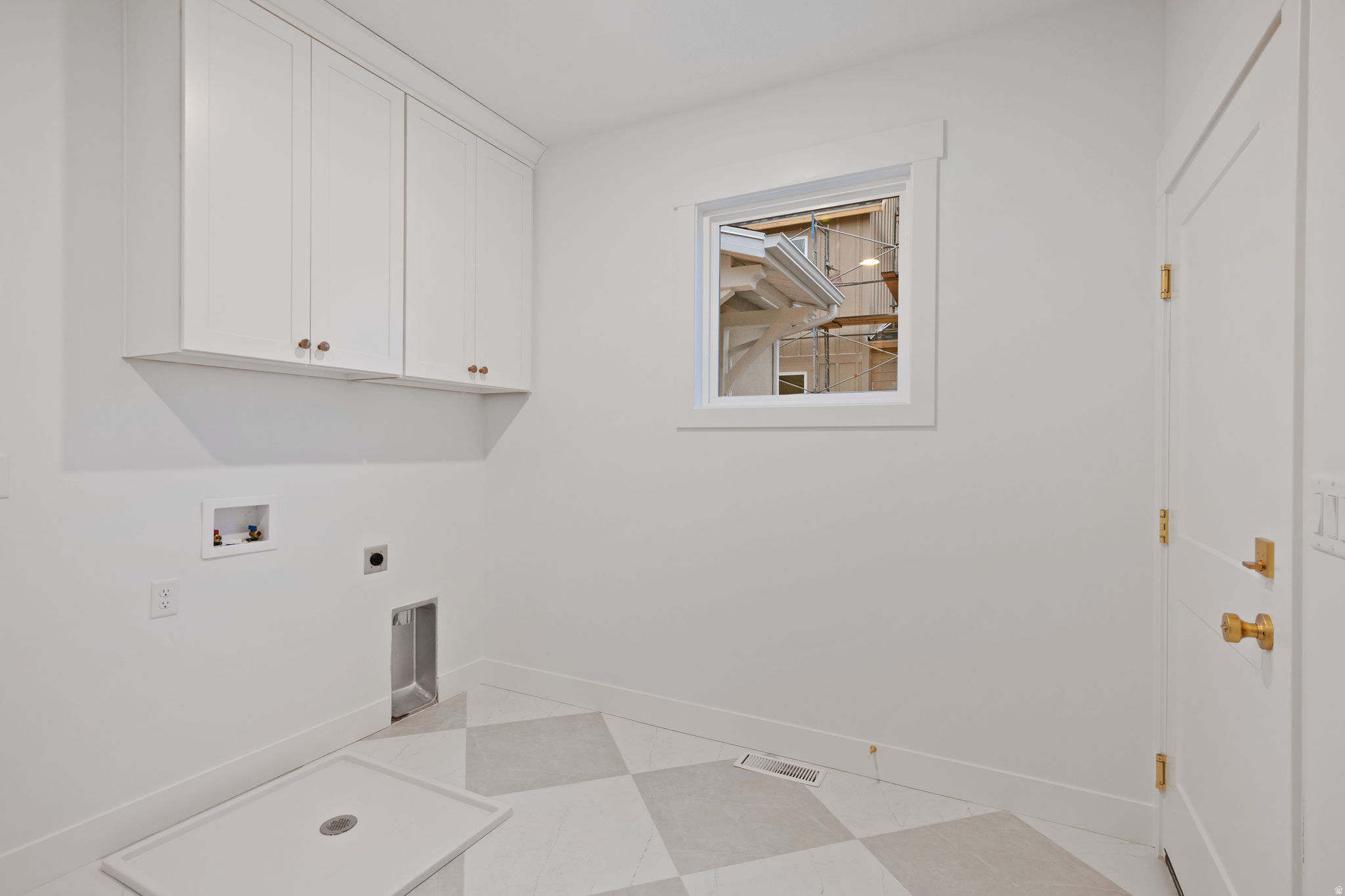 DAYBREAK - Residential