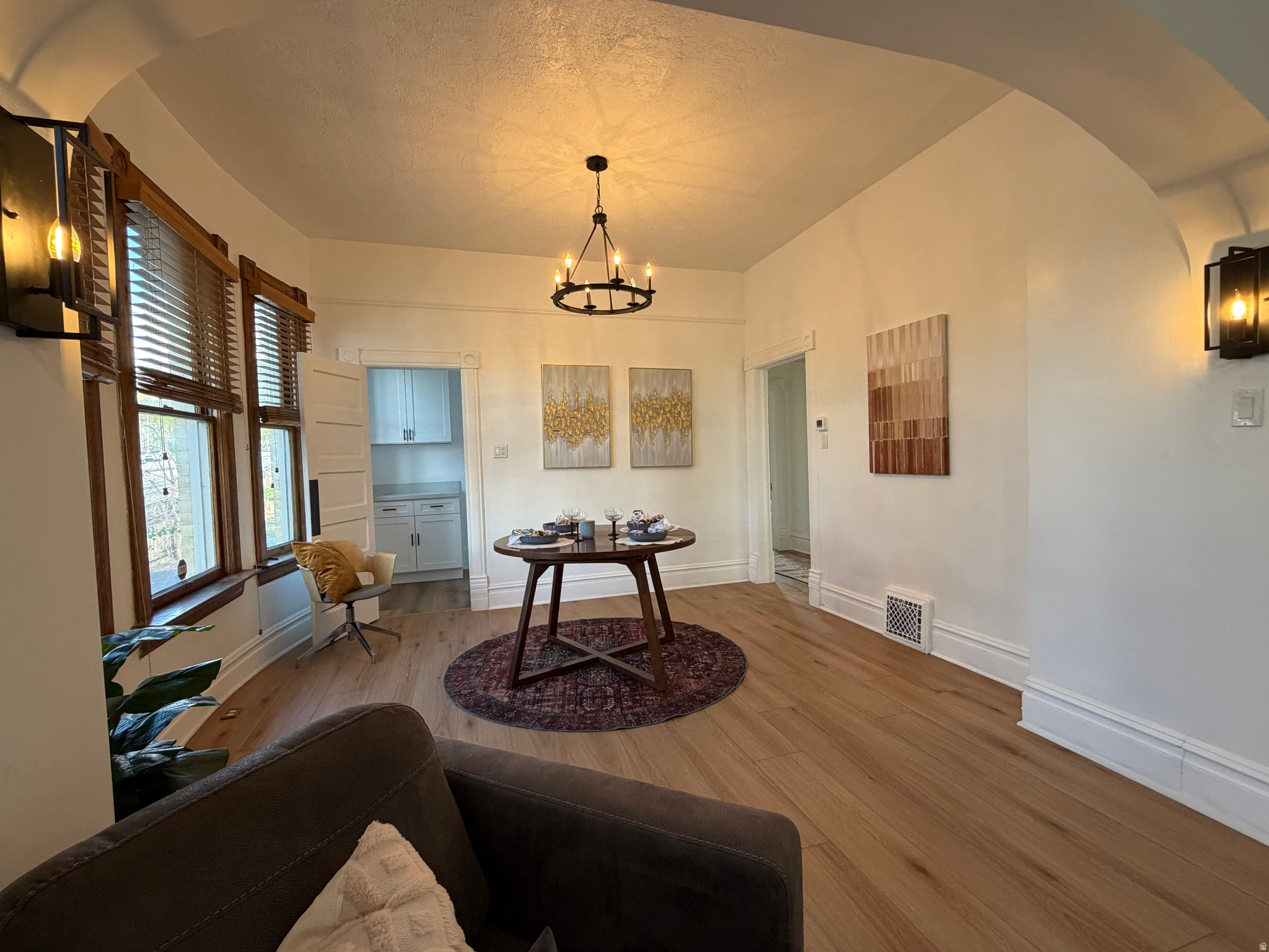 WOODMANSEE SUB - Residential Income