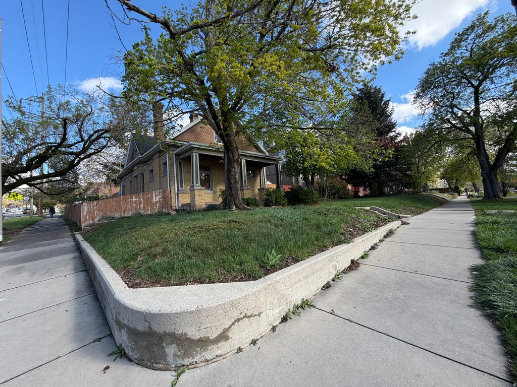 Photo of 801 S 900 E, Salt Lake City, UT 84102 (MLS # 2149530)