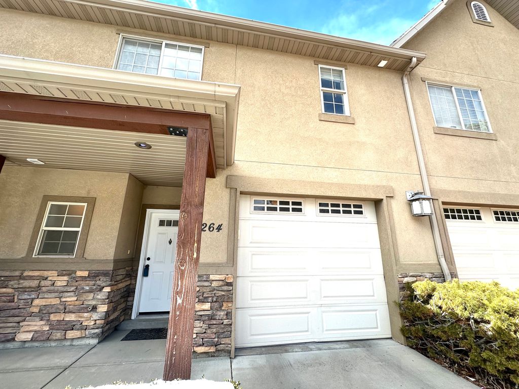 Photo of 264 E ROCKINGHAM CT S, Salt Lake City, UT 84115 (MLS # 2138758)