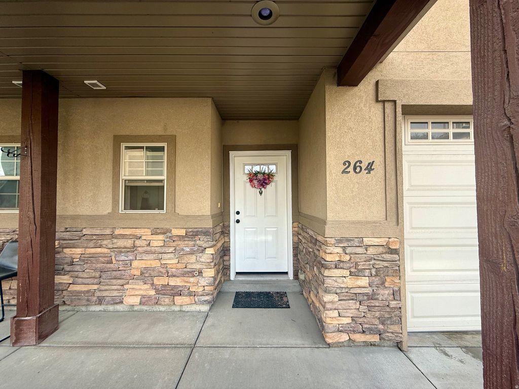 Photo of 264 E ROCKINGHAM CT S, Salt Lake City, UT 84115 (MLS # 2138758)