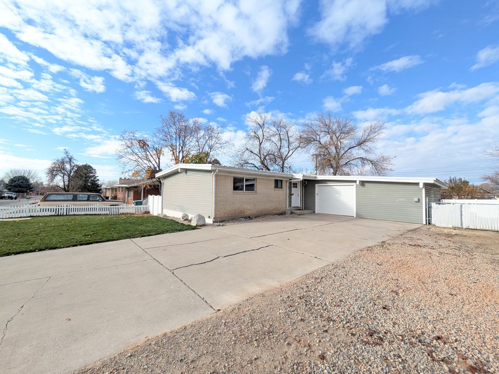 Photo of 758 W 1000 S, Woods Cross, UT 84087 (MLS # 2124560)