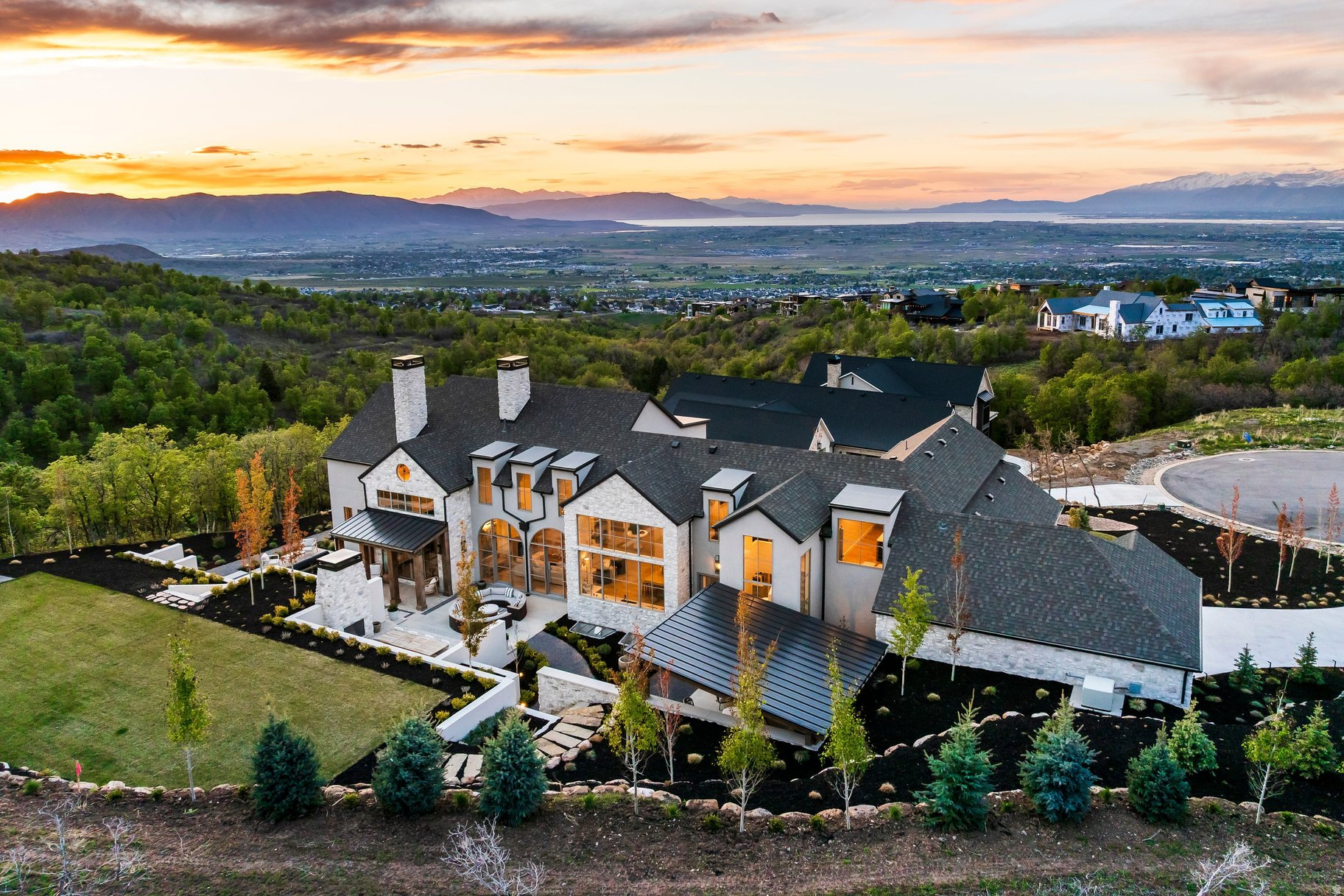 SUMMIT CREEK - Residential
