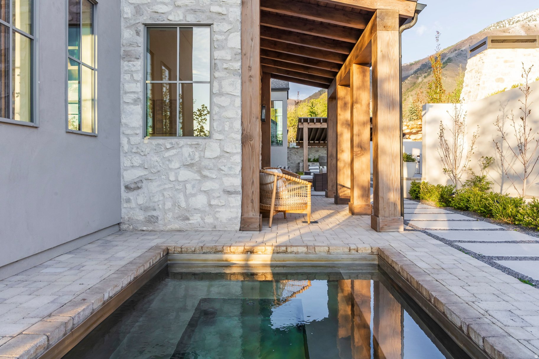 SUMMIT CREEK - Residential
