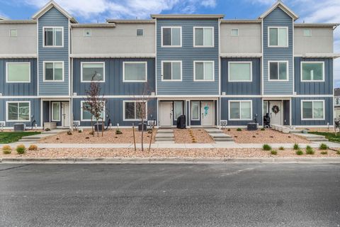 Townhouse For Sale - 977 E Seaside St #1896<br/> Saratoga Springs, UT 84045