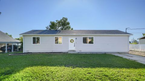 Tiny photo for 70 S 200 W, Salem, UT 84653 (MLS # 2156389)
