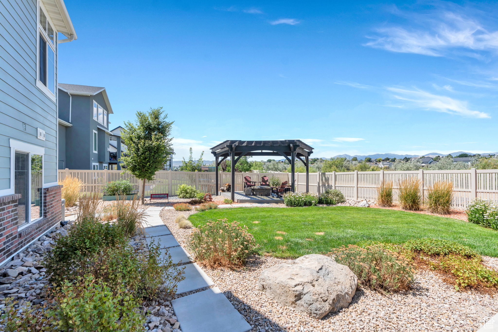 FOX LANDING - Residential
