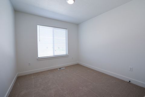Tiny photo for 597 N 300 W, Smithfield, UT 84335 (MLS # 2127375)