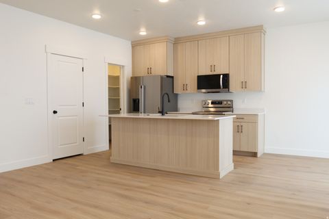 Tiny photo for 597 N 300 W, Smithfield, UT 84335 (MLS # 2127375)