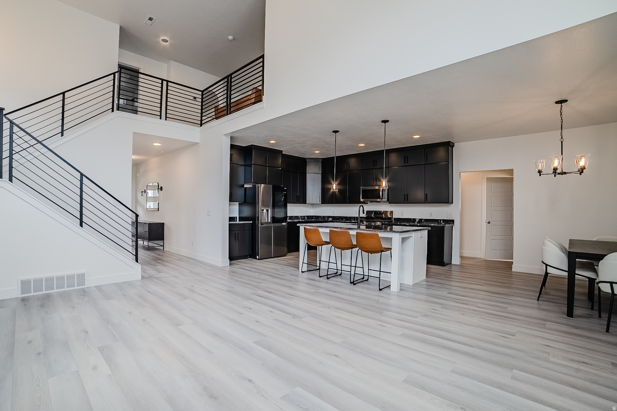 MOUNTAIN RIDGE - Residential
