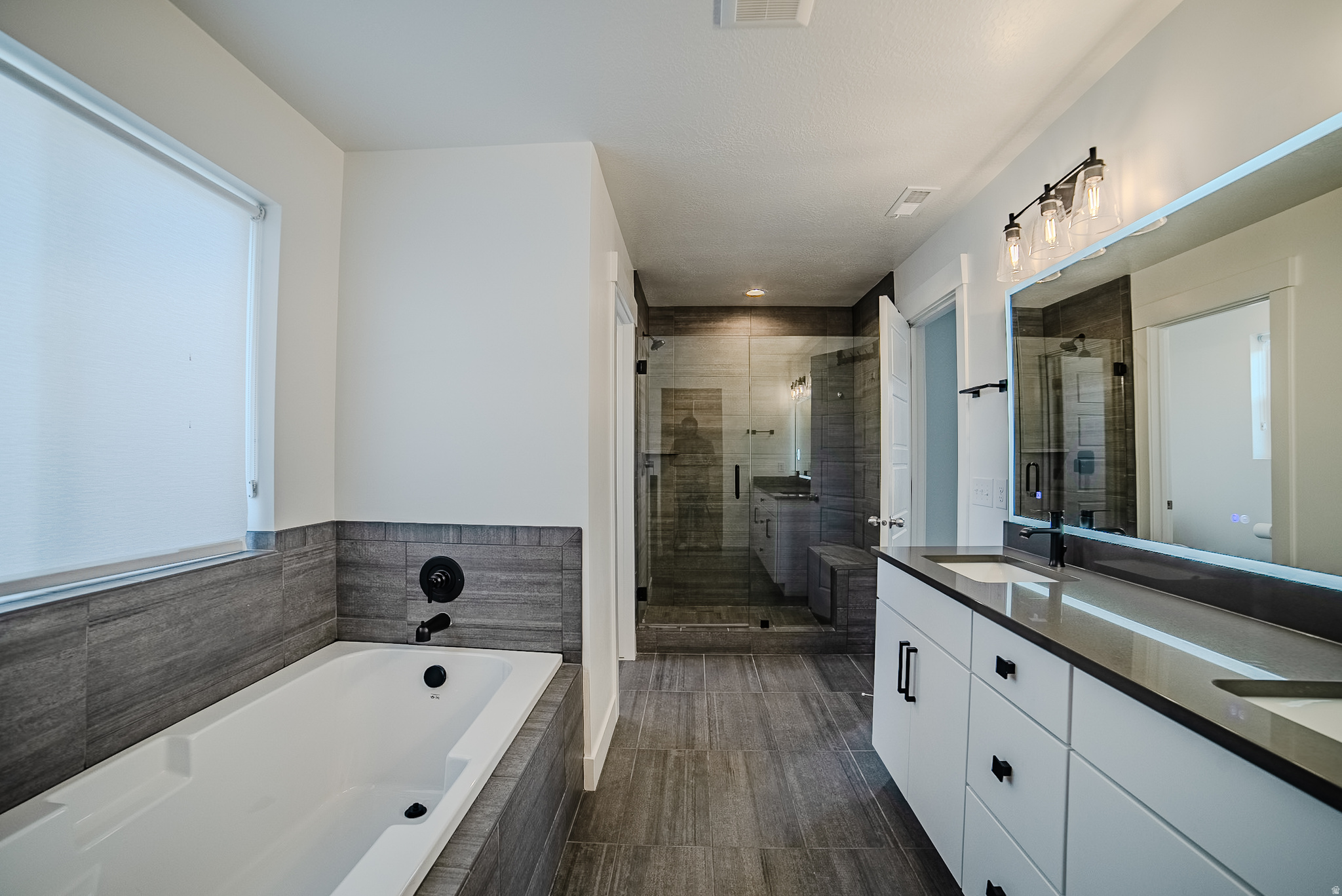 MOUNTAIN RIDGE - Residential