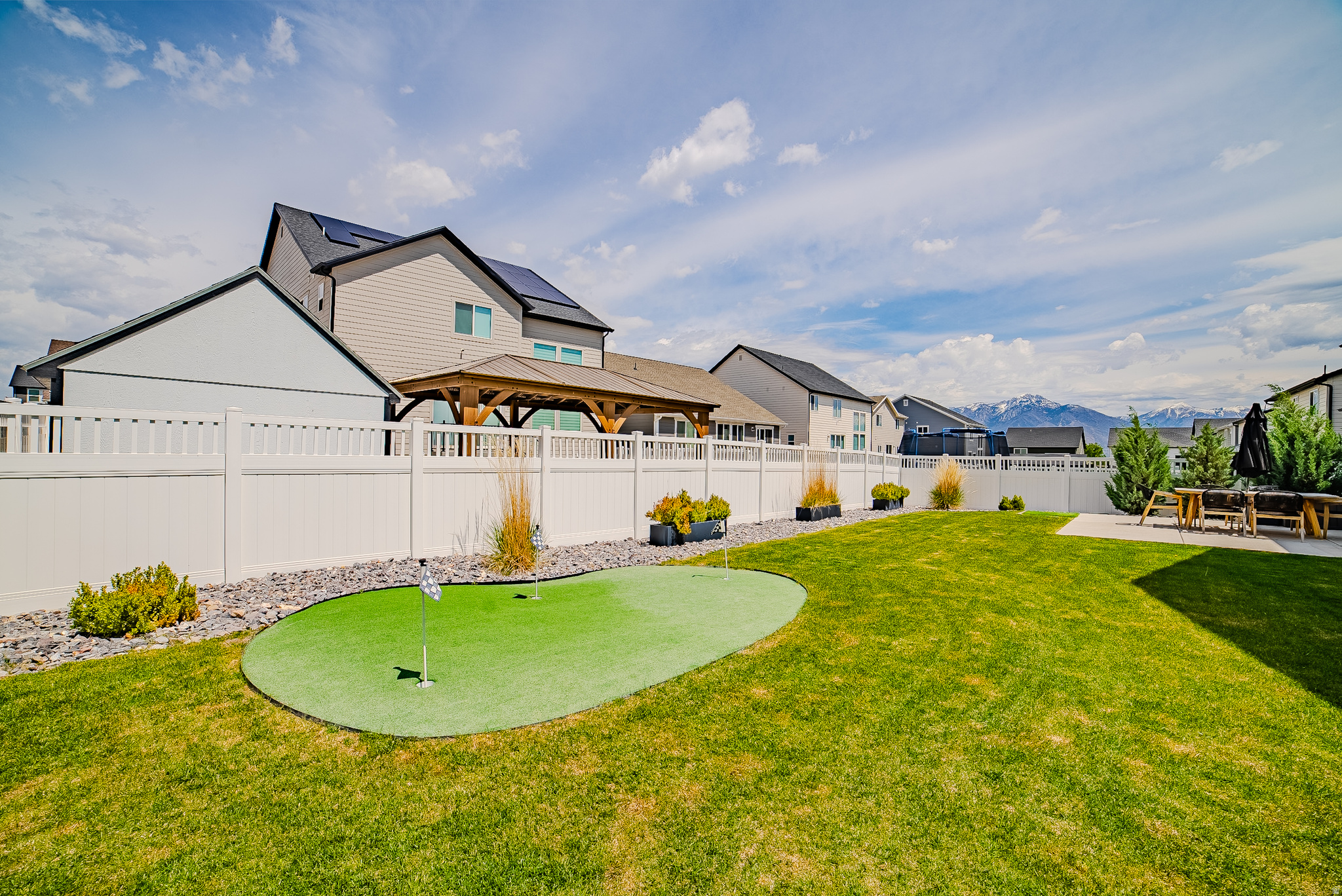 MOUNTAIN RIDGE - Residential