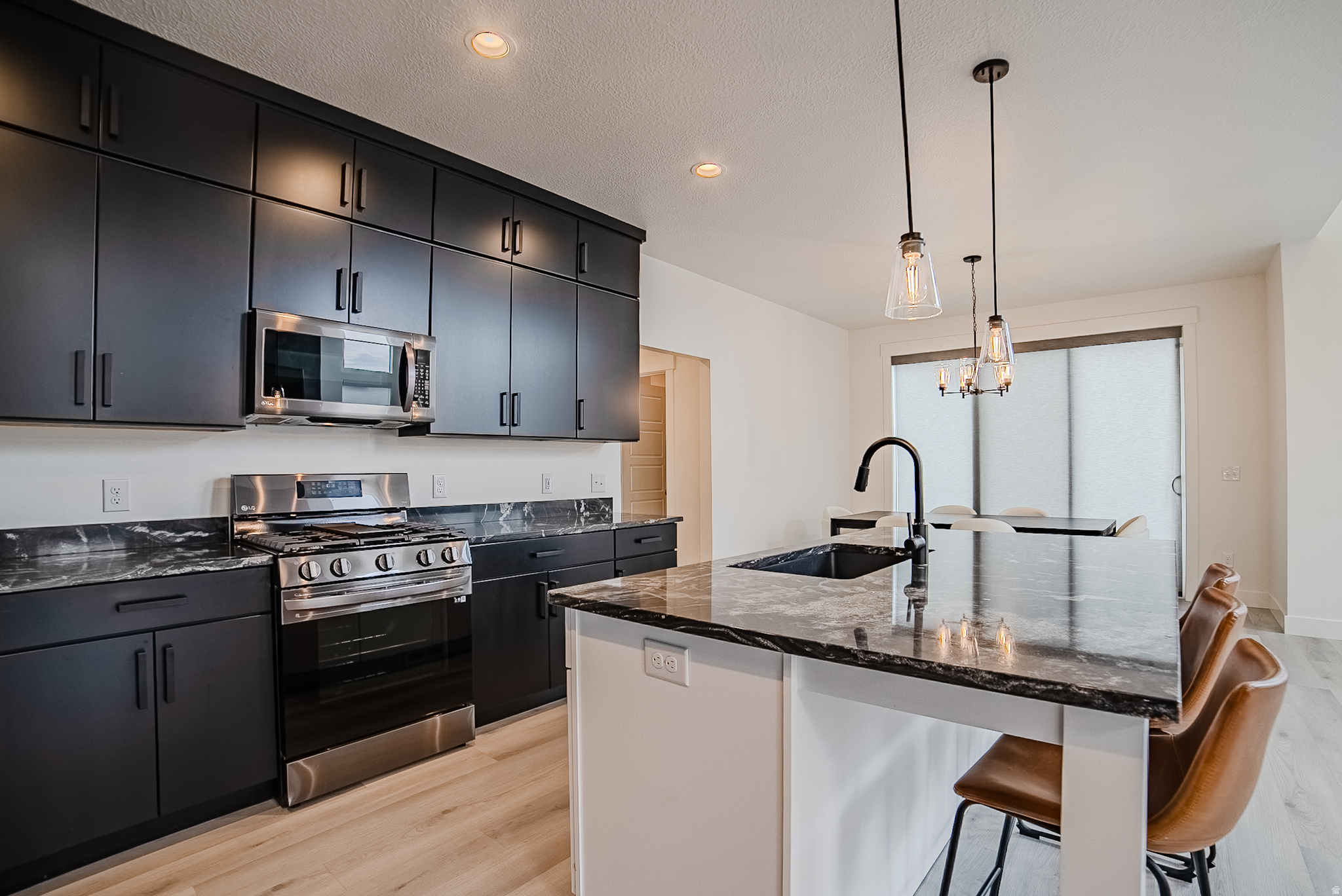 MOUNTAIN RIDGE - Residential