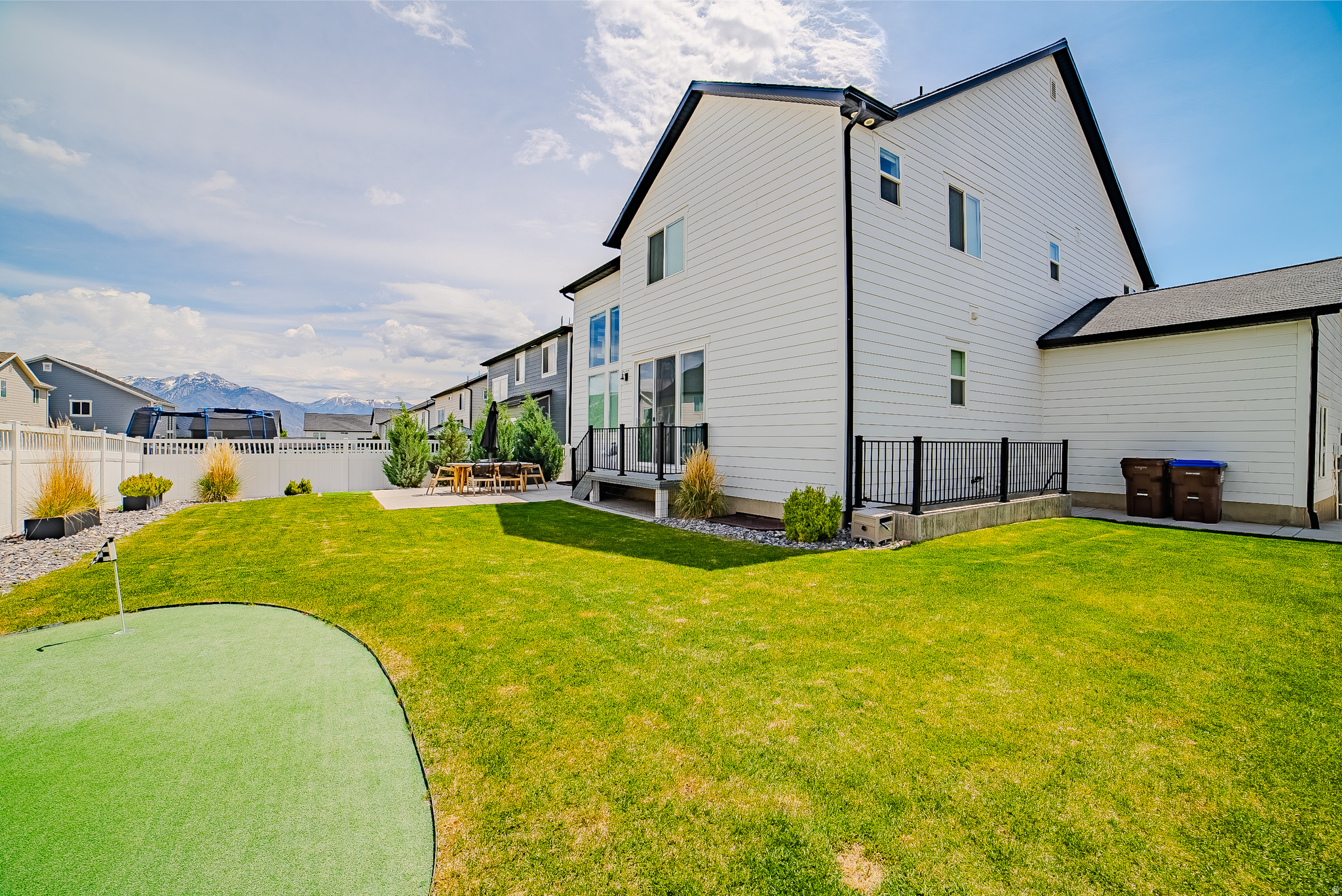 MOUNTAIN RIDGE - Residential