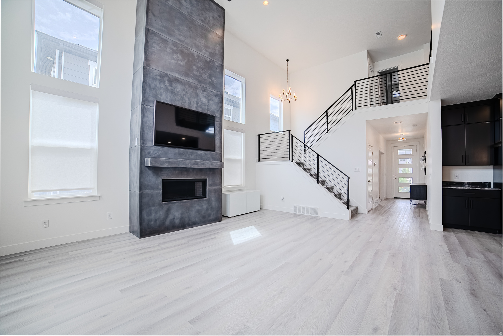 MOUNTAIN RIDGE - Residential