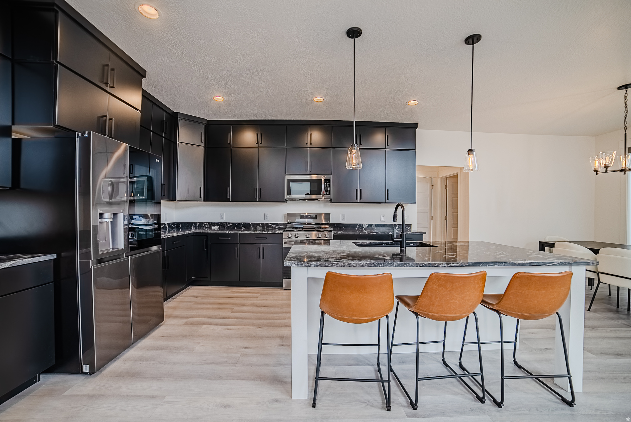 MOUNTAIN RIDGE - Residential