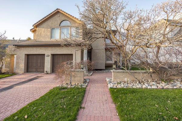 2249 E GAMBEL OAK DR, SANDY, UT 84092 - Image 6eb79b643f03c1cbc442baf57eb4b0bc/556980751