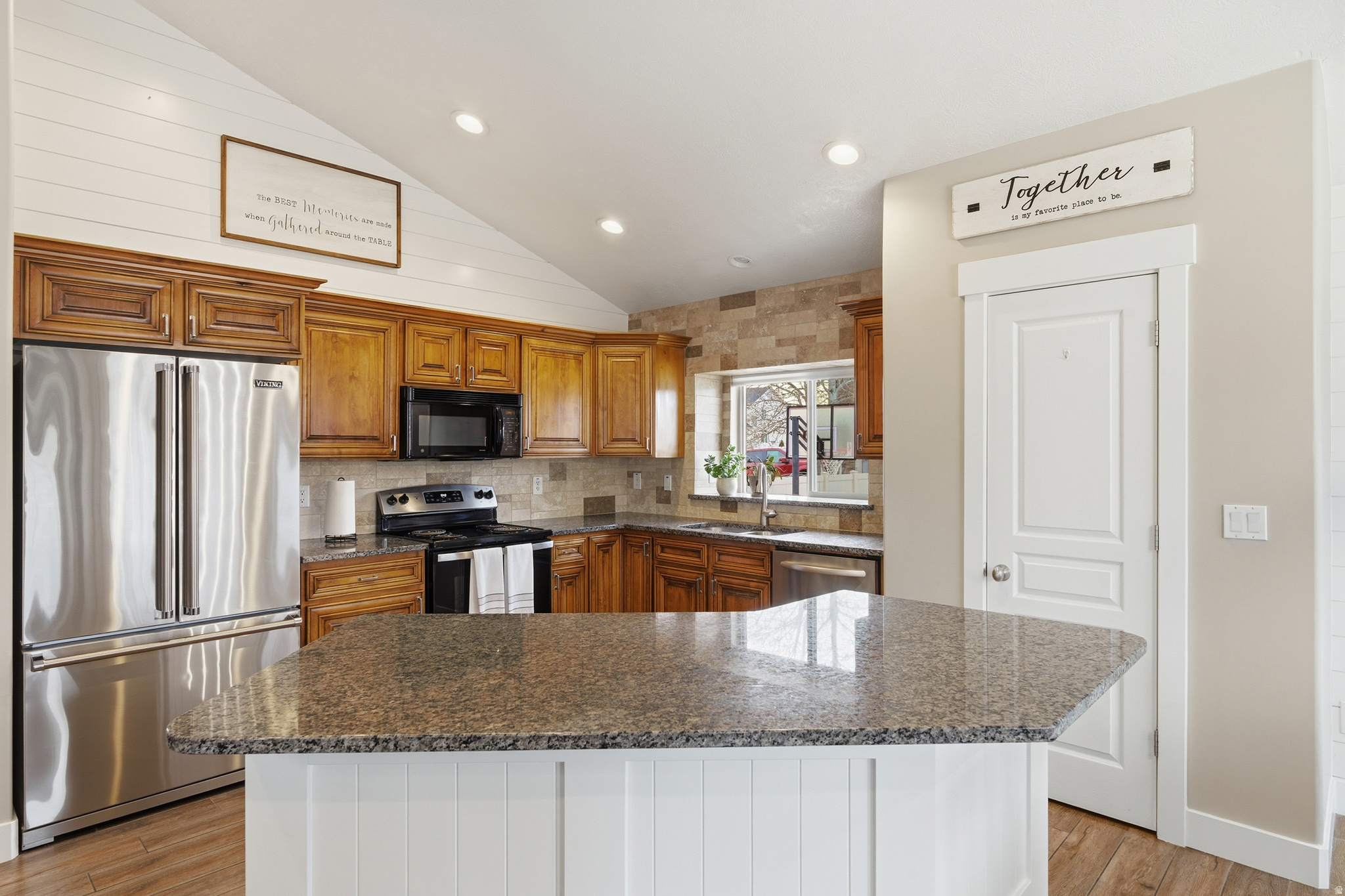 ALPINE MEADOWS - Residential