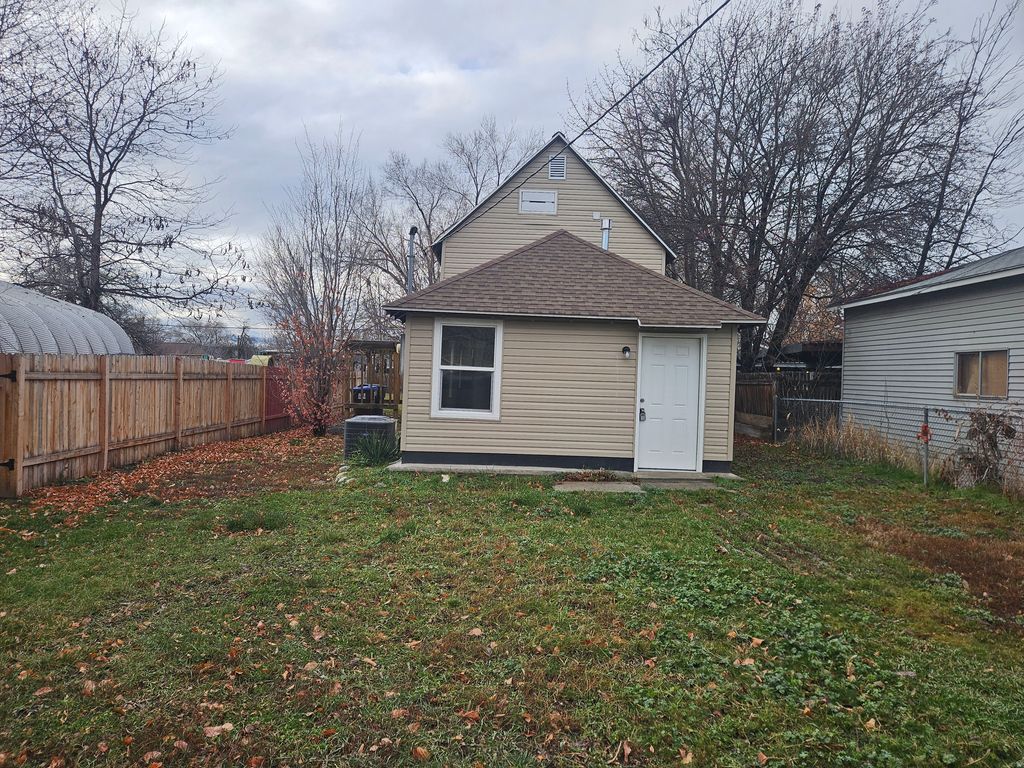 Photo of 2816 S ADAMS ST, Salt Lake City, UT 84115 (MLS # 2128578)