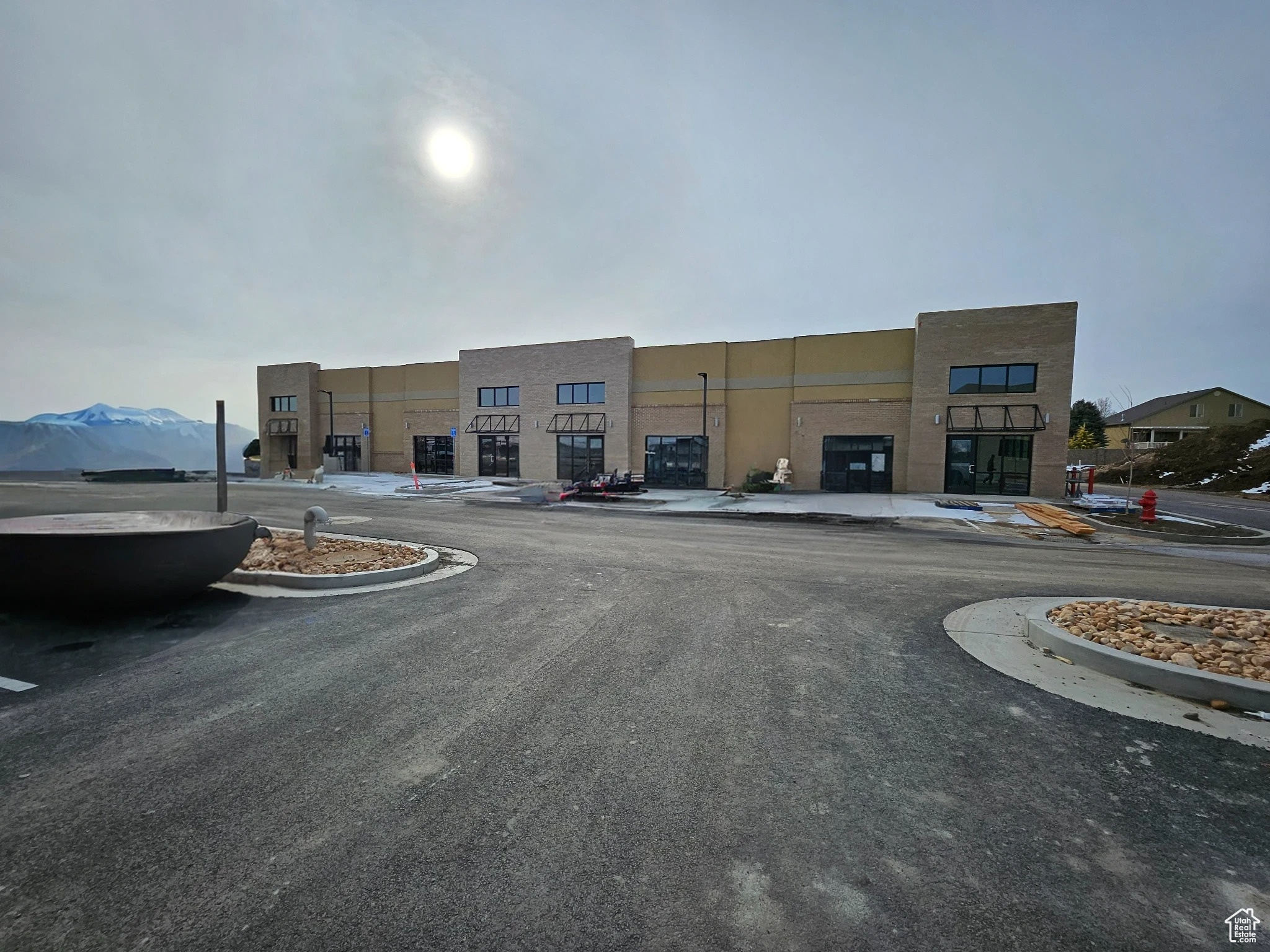 THE HERRIMAN BOULEVA - Commercial Lease