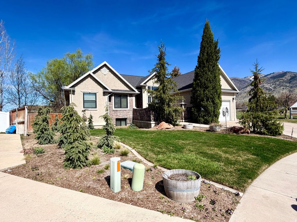 Photo of 202 S 375 W #5, Providence, UT 84332 (MLS # 2146314)