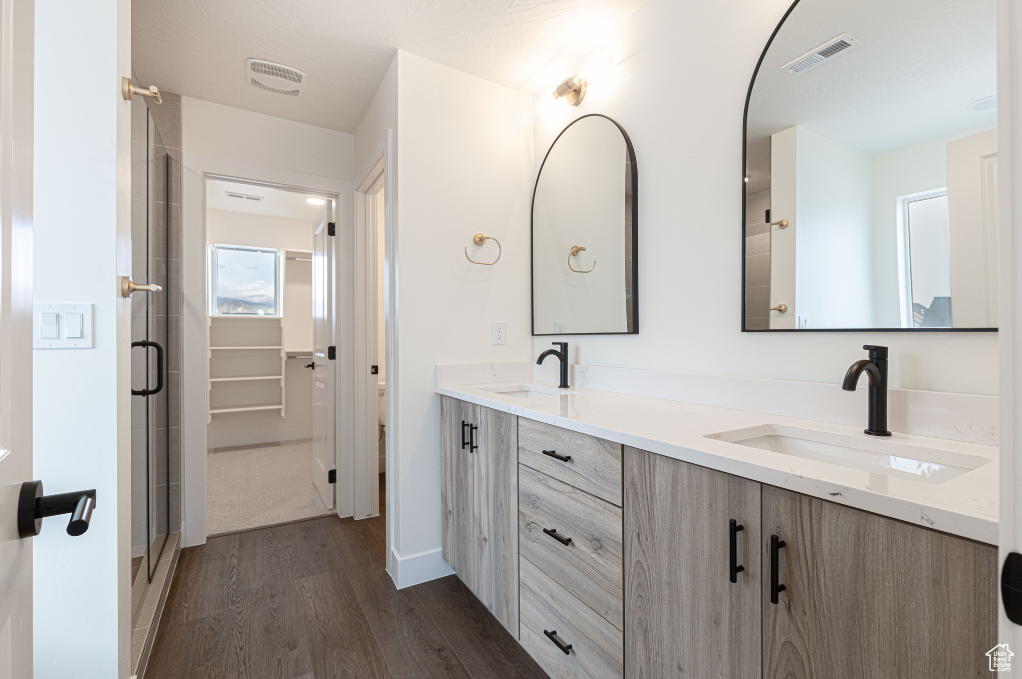 THE POINTE - Residential