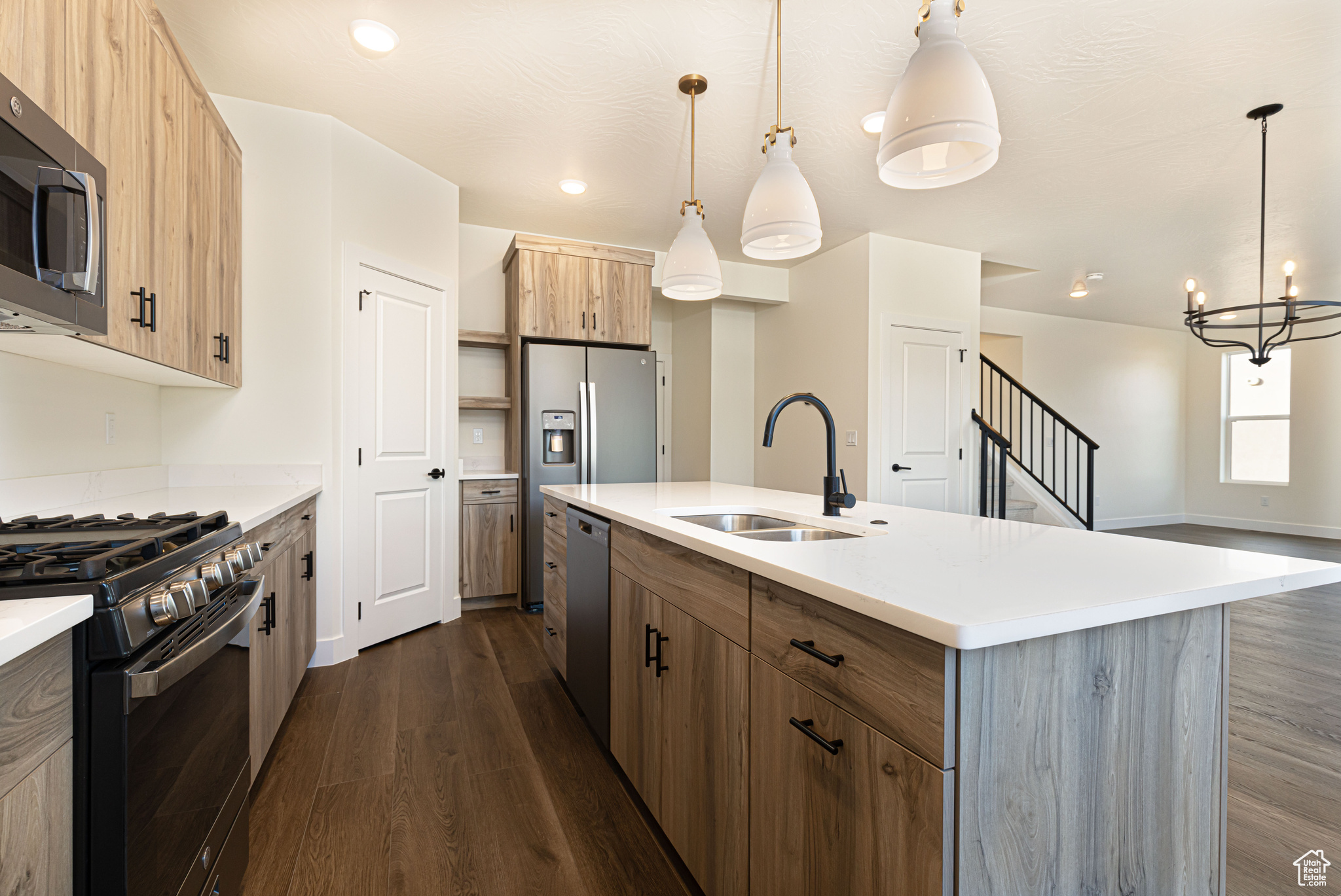 THE POINTE - Residential