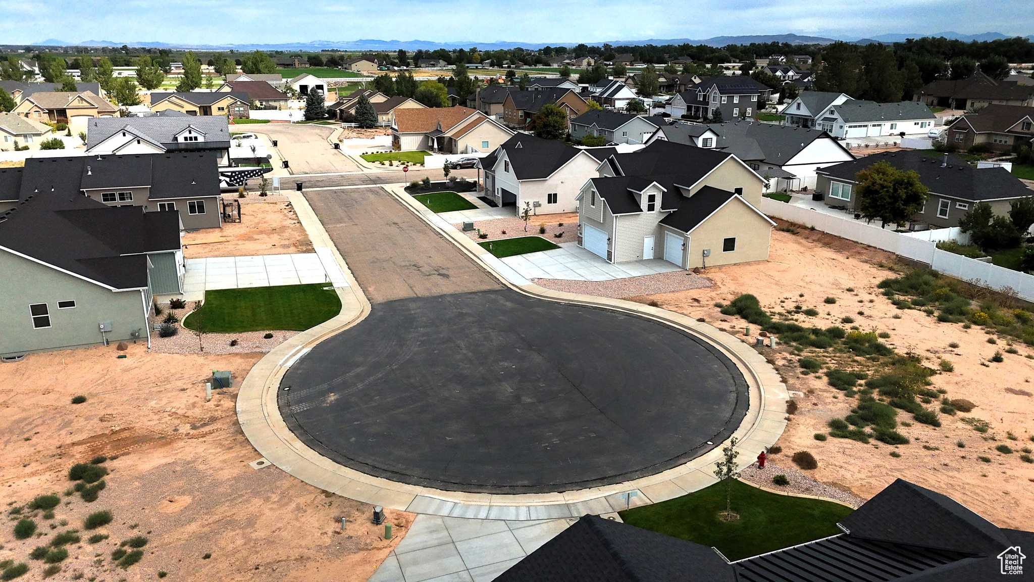 THE POINTE - Residential