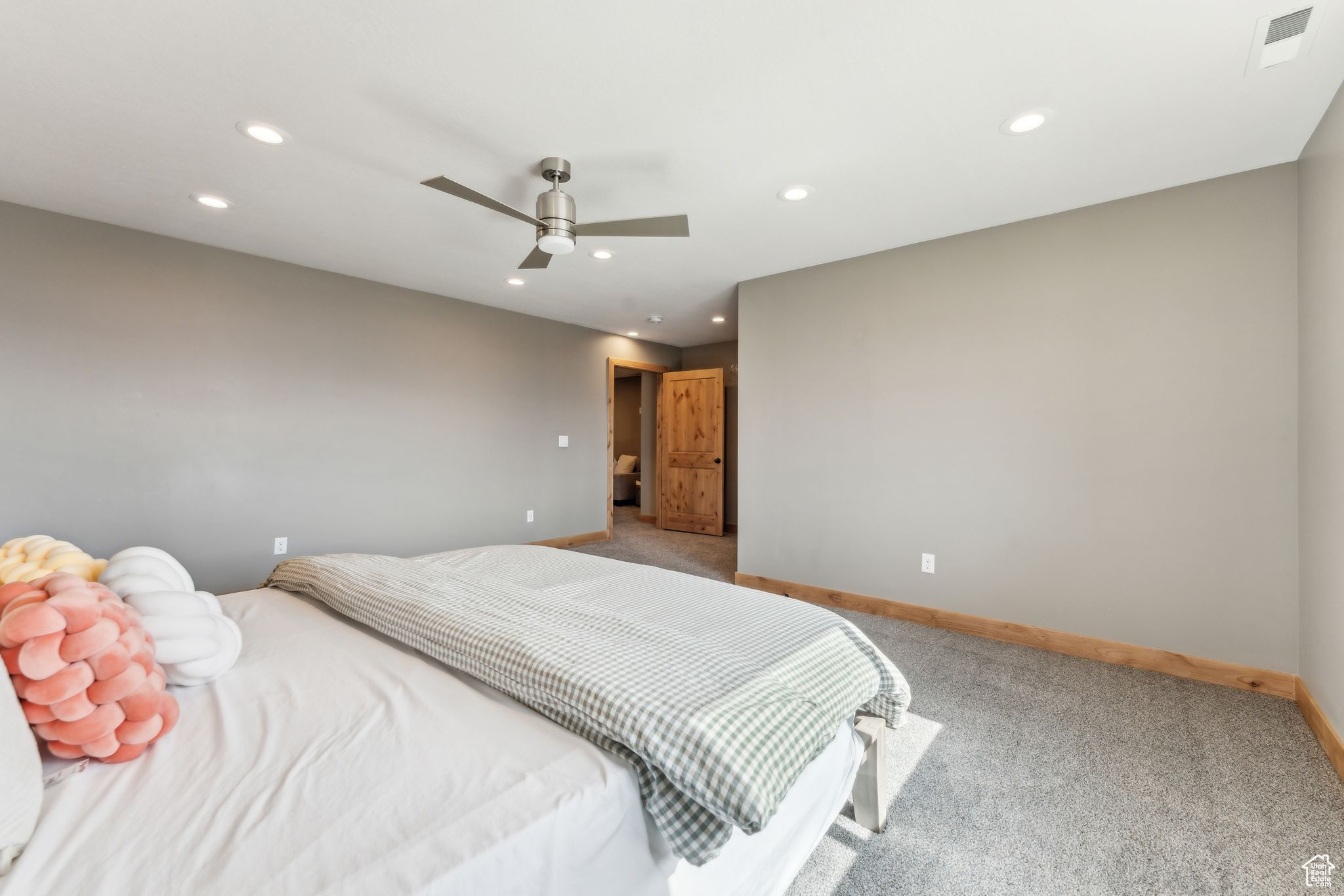 HIDDEN HOLLOW ESTATE - Residential