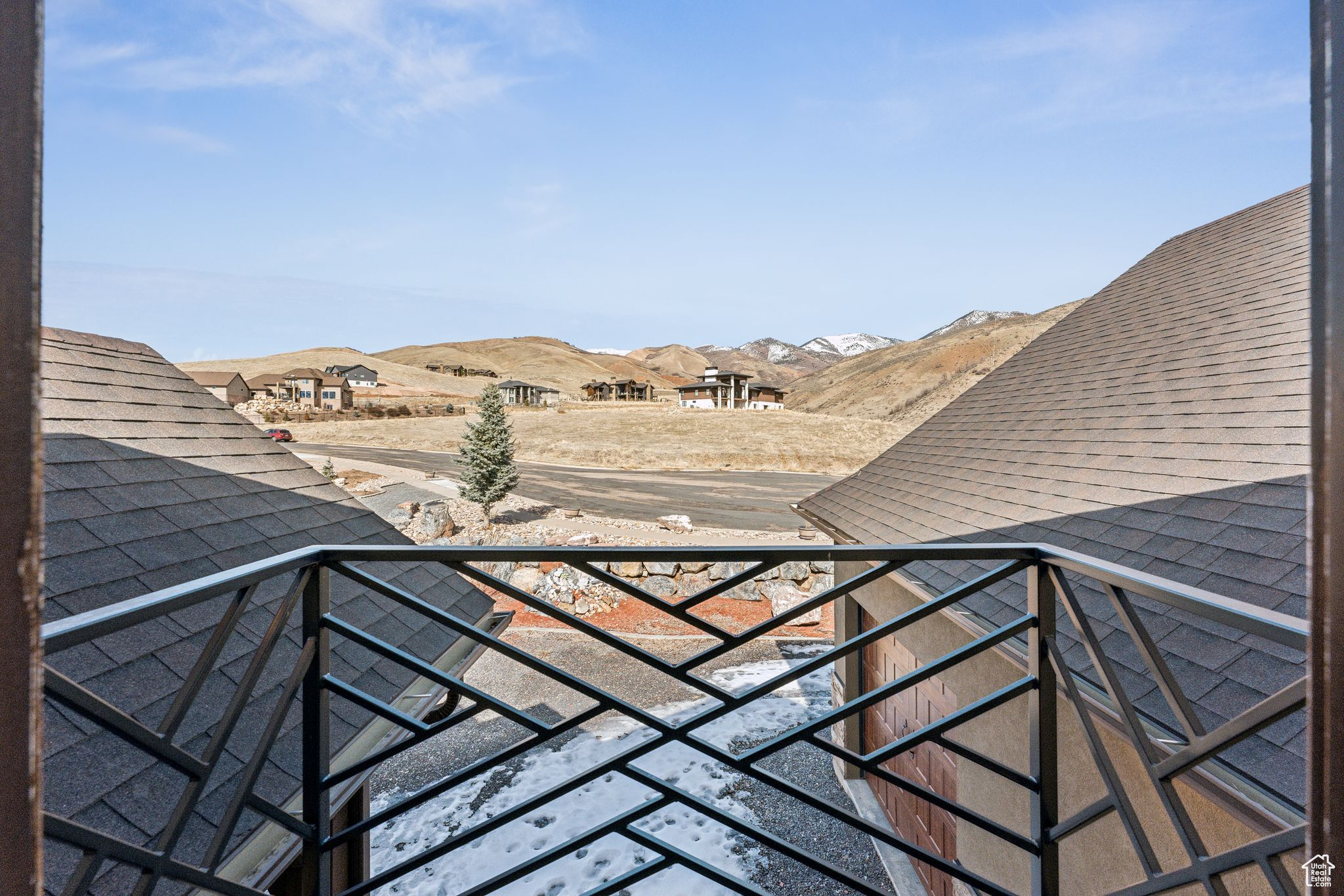 HIDDEN HOLLOW ESTATE - Residential