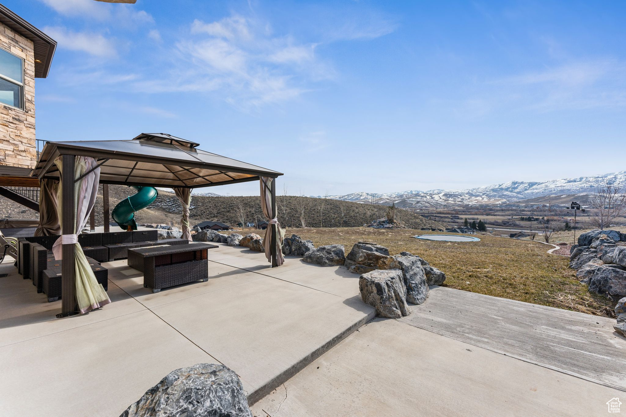 HIDDEN HOLLOW ESTATE - Residential