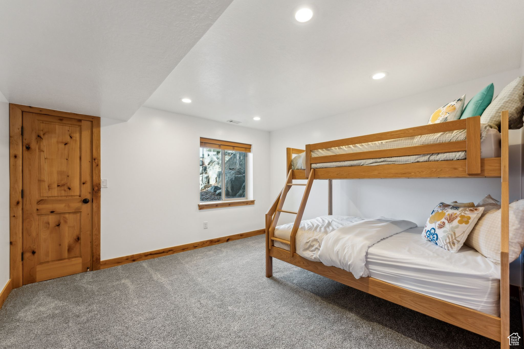 HIDDEN HOLLOW ESTATE - Residential