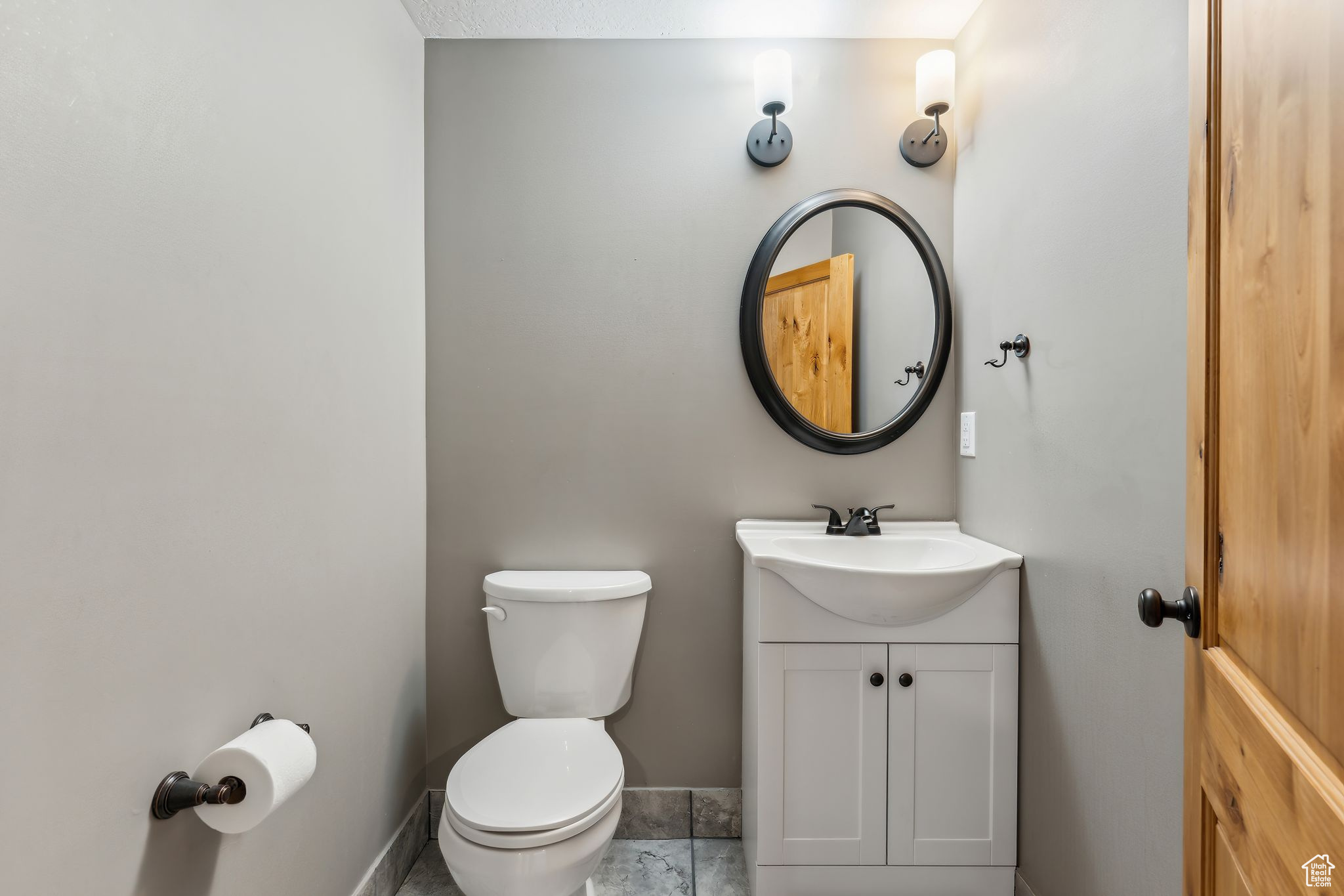 HIDDEN HOLLOW ESTATE - Residential