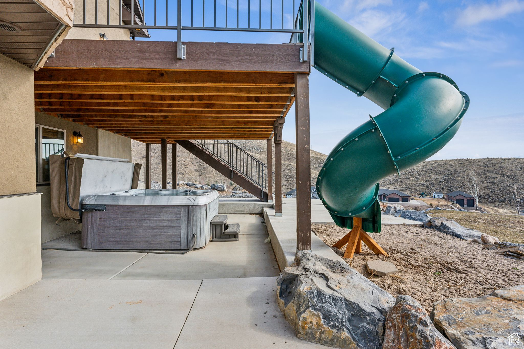 HIDDEN HOLLOW ESTATE - Residential