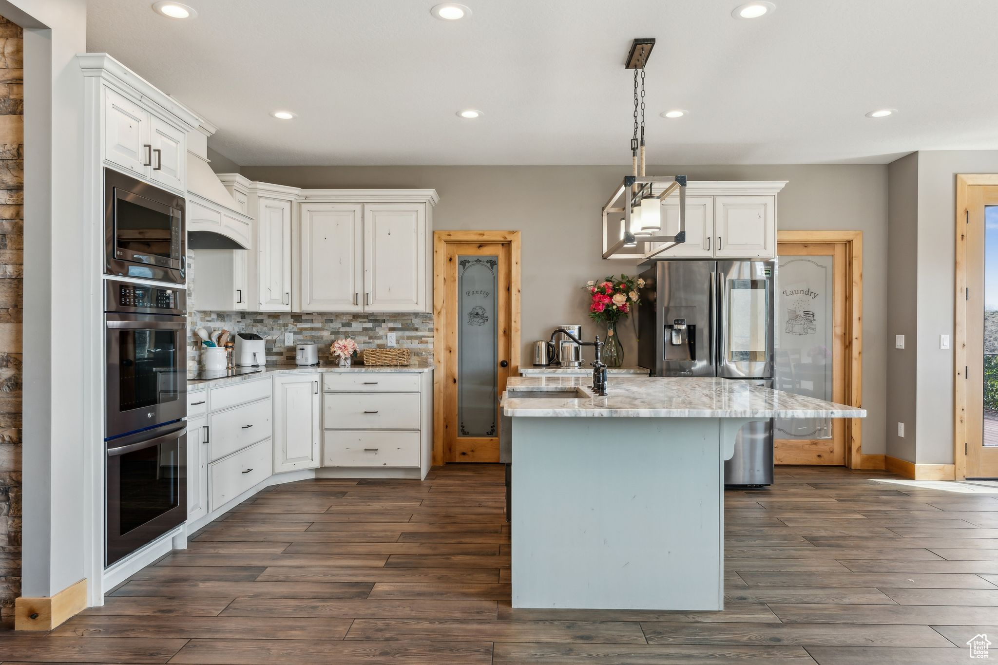 HIDDEN HOLLOW ESTATE - Residential