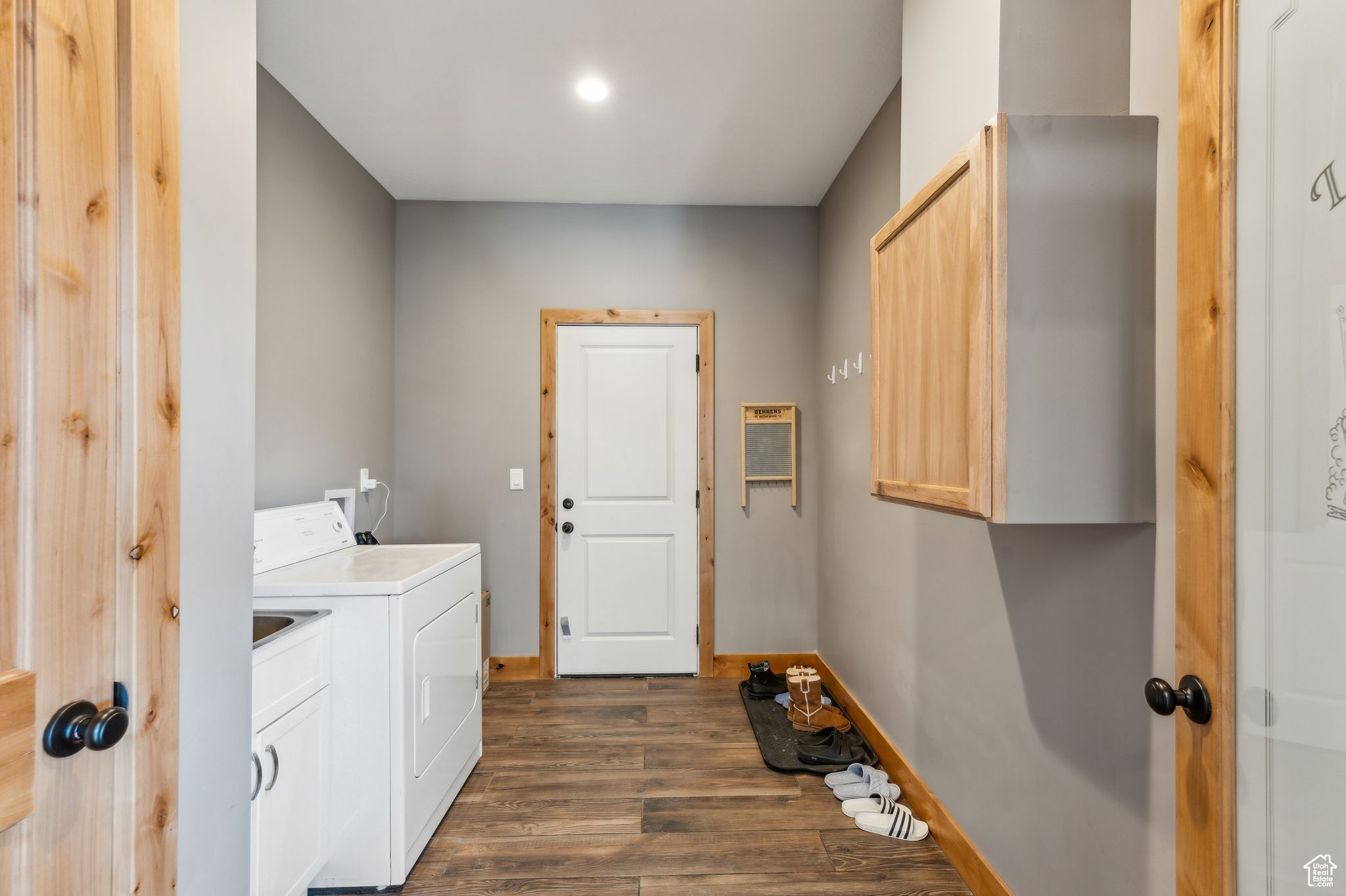 HIDDEN HOLLOW ESTATE - Residential