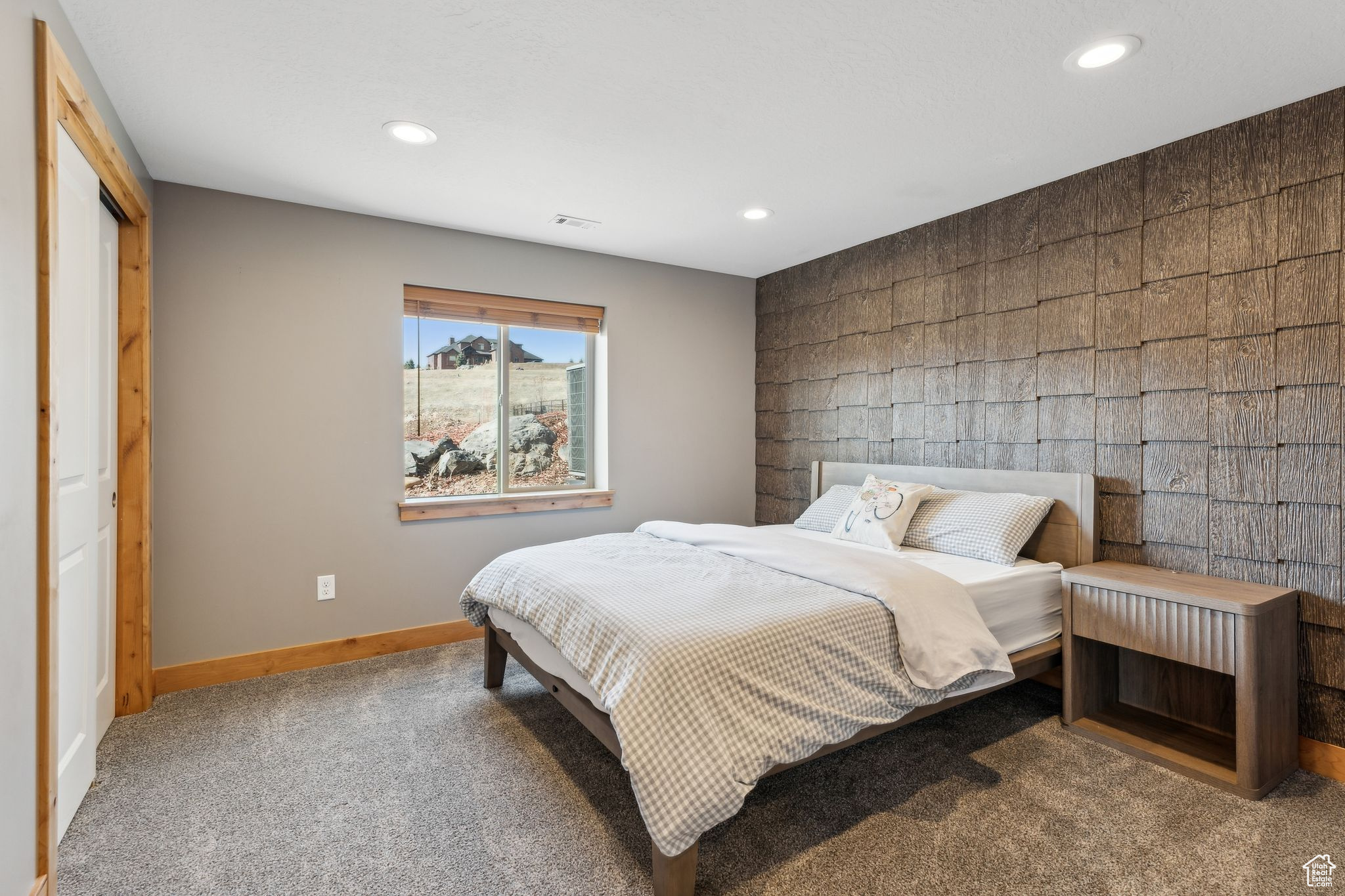 HIDDEN HOLLOW ESTATE - Residential