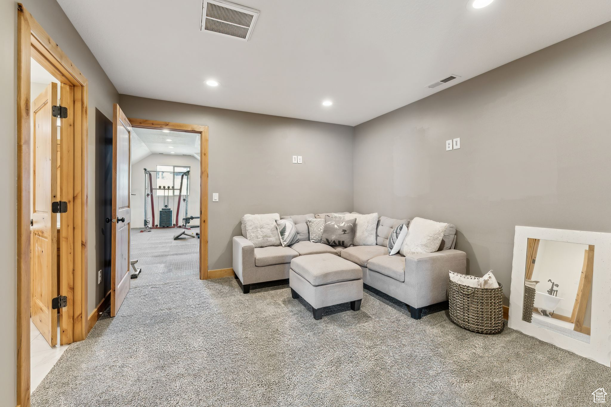 HIDDEN HOLLOW ESTATE - Residential