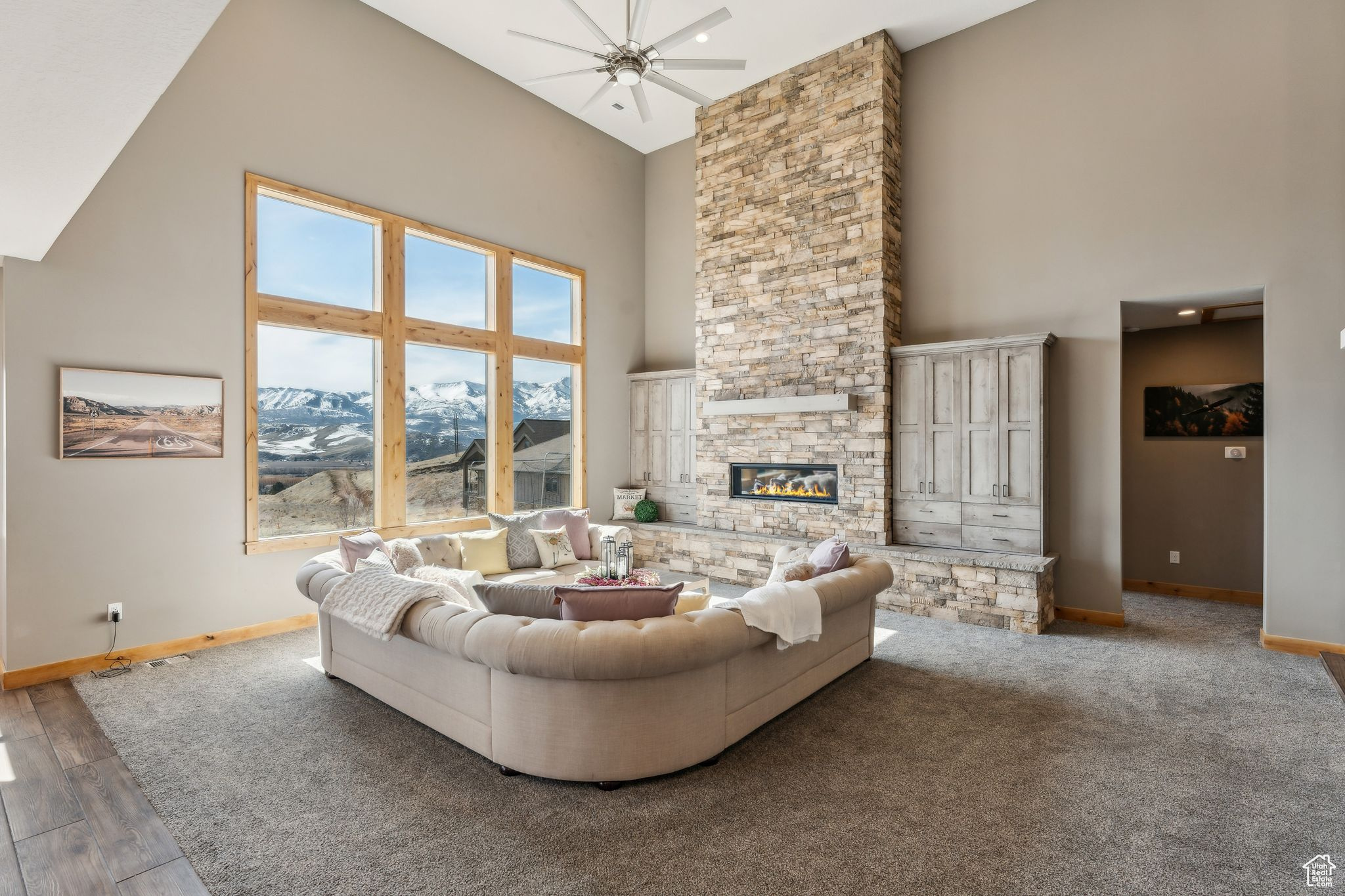 HIDDEN HOLLOW ESTATE - Residential