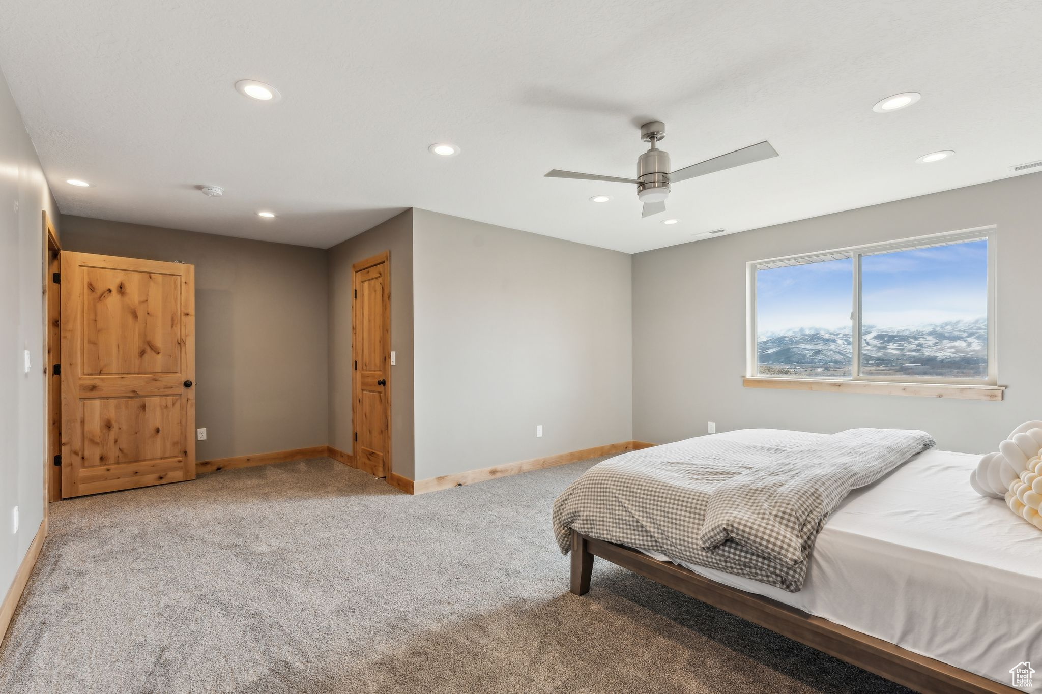 HIDDEN HOLLOW ESTATE - Residential