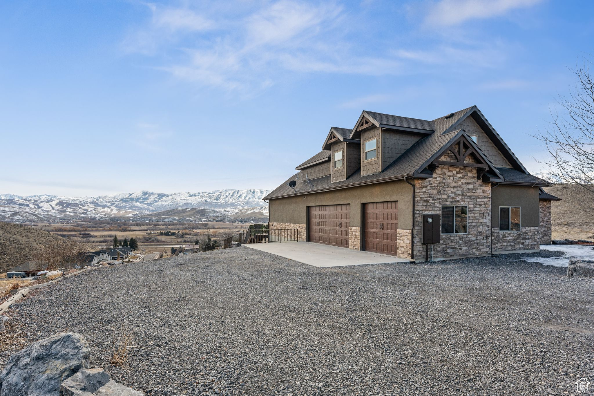 HIDDEN HOLLOW ESTATE - Residential