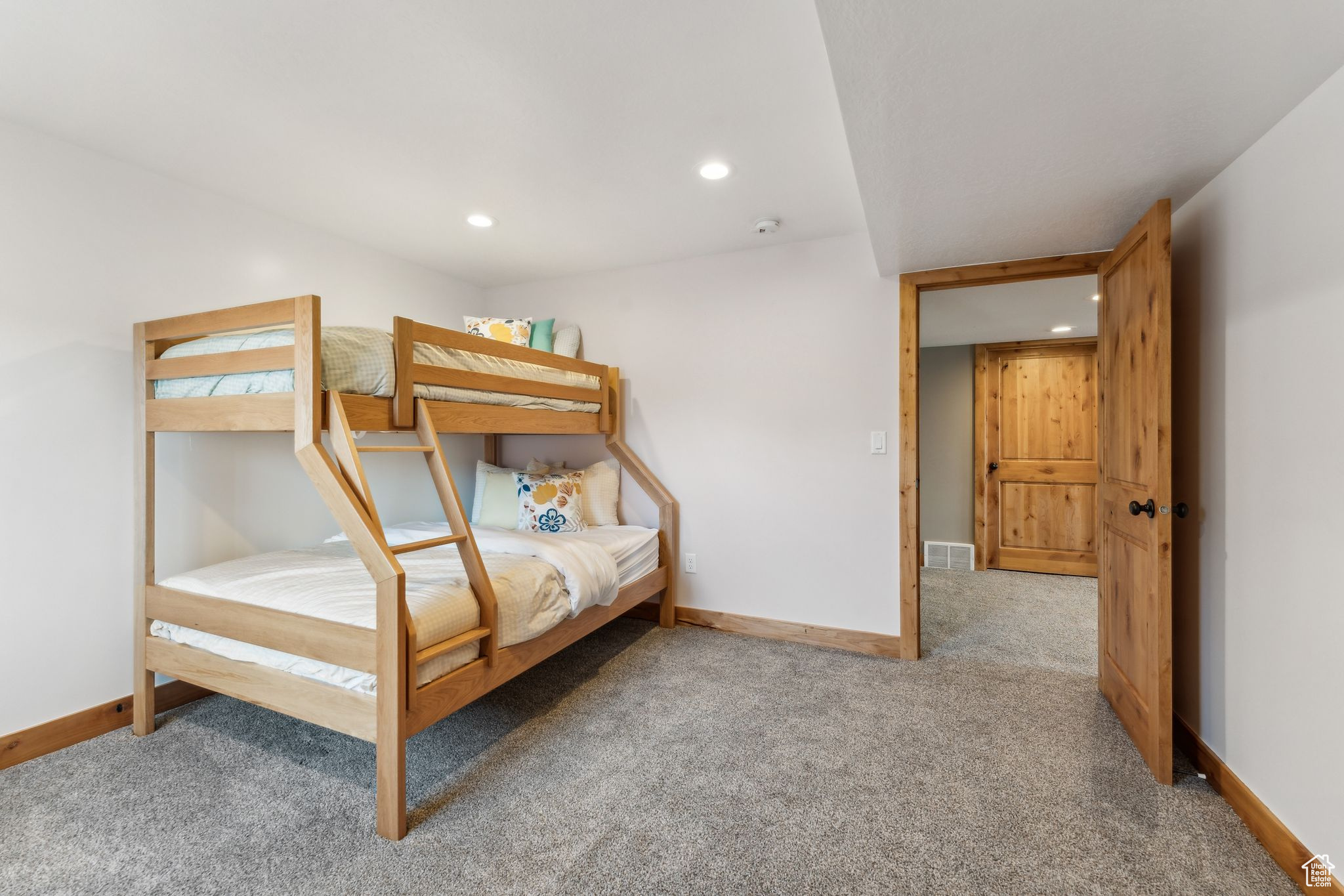 HIDDEN HOLLOW ESTATE - Residential