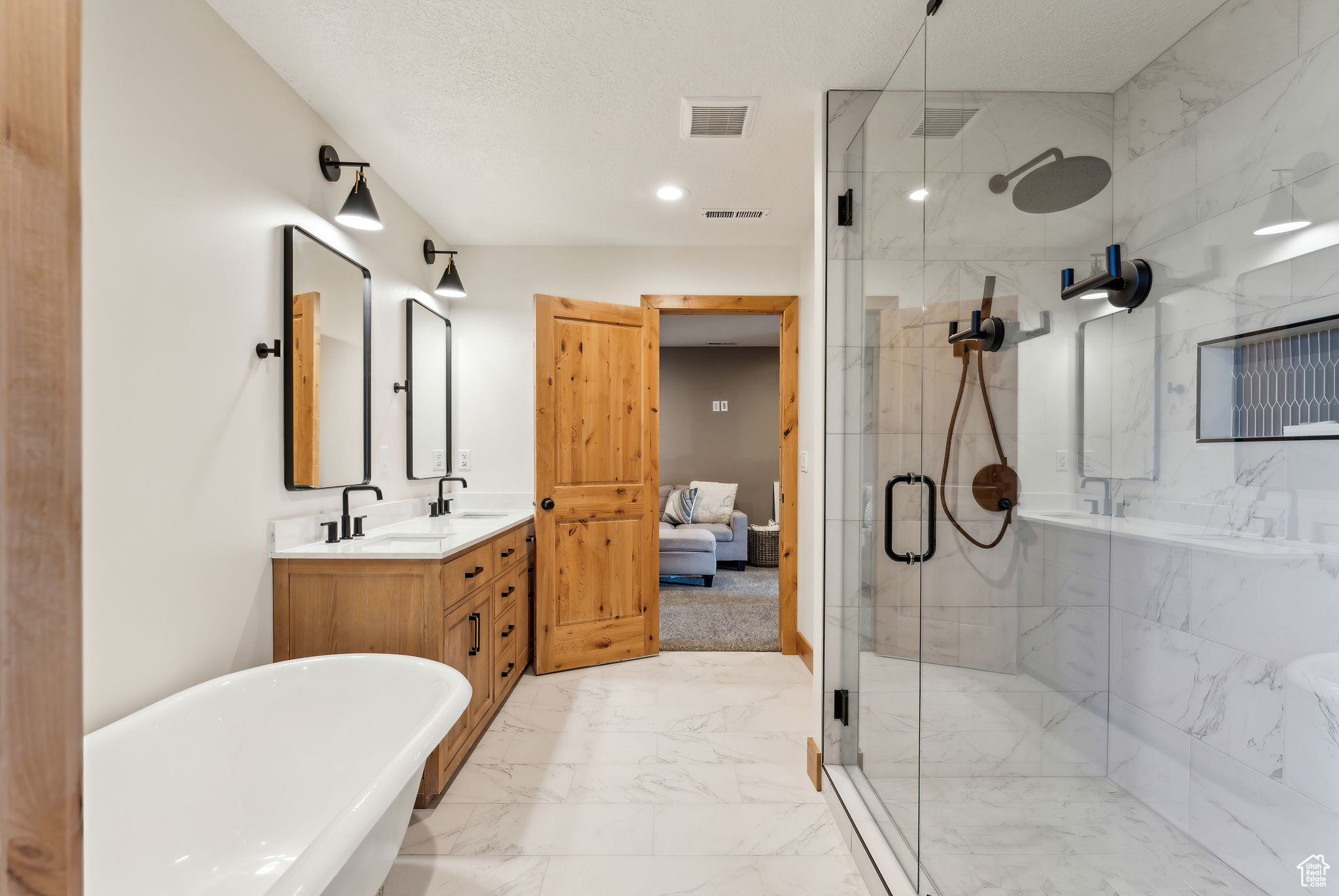 HIDDEN HOLLOW ESTATE - Residential