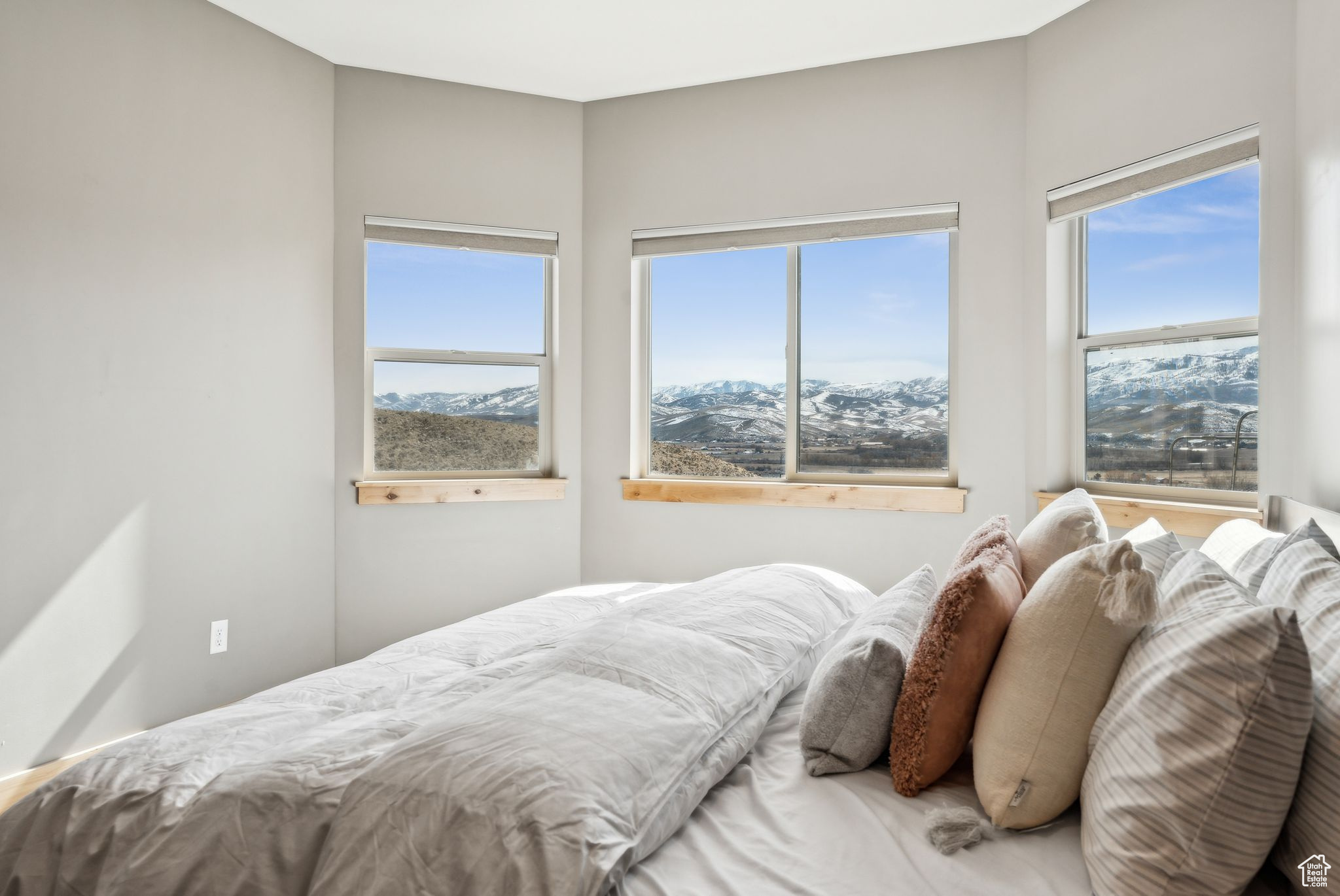 HIDDEN HOLLOW ESTATE - Residential