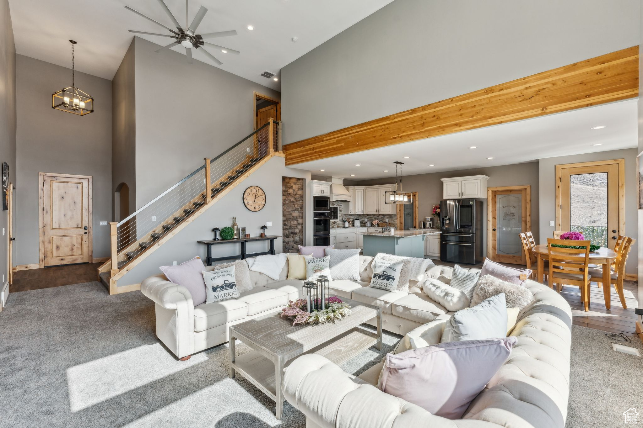 HIDDEN HOLLOW ESTATE - Residential