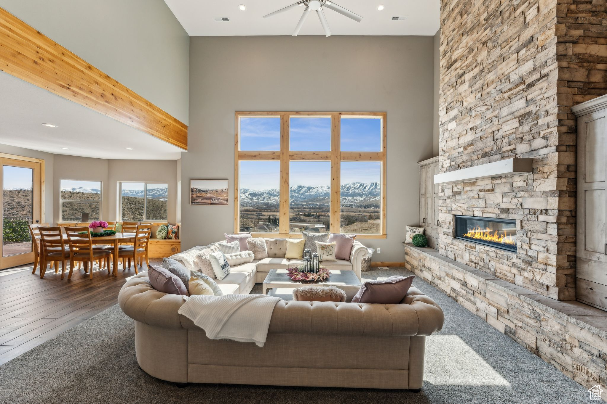 HIDDEN HOLLOW ESTATE - Residential